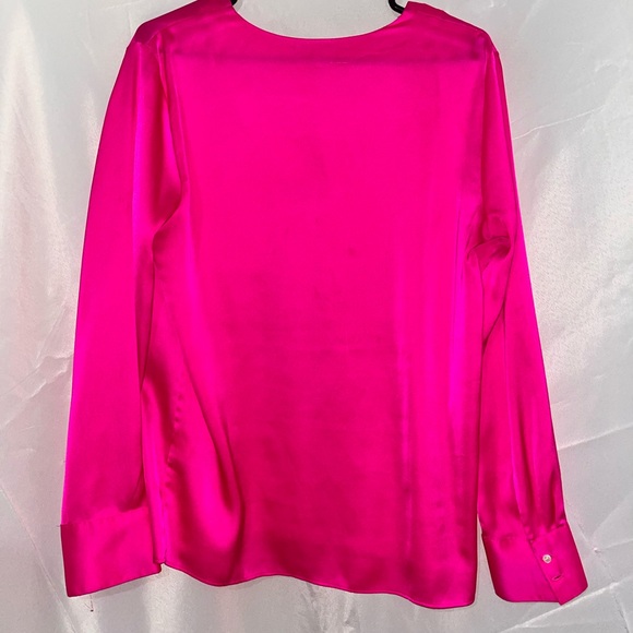 Banana Republic Satin Fuchsia Blouse Womens Size Medium Beautiful!!!❤️❤️ - Picture 11 of 11
